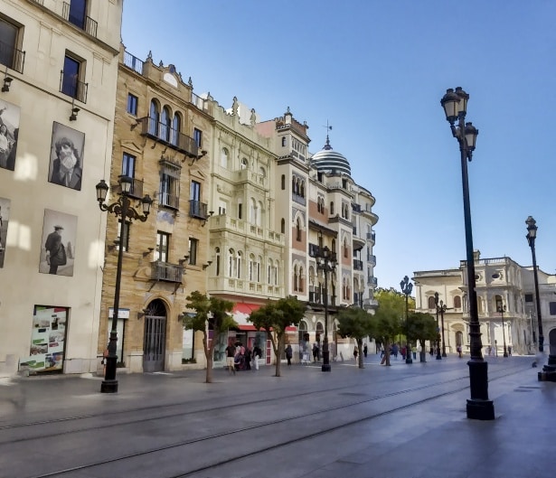 En sevilla pasa lo mismo con los indocumentados: video