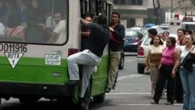 En pesero y Metrobus en el DF 2