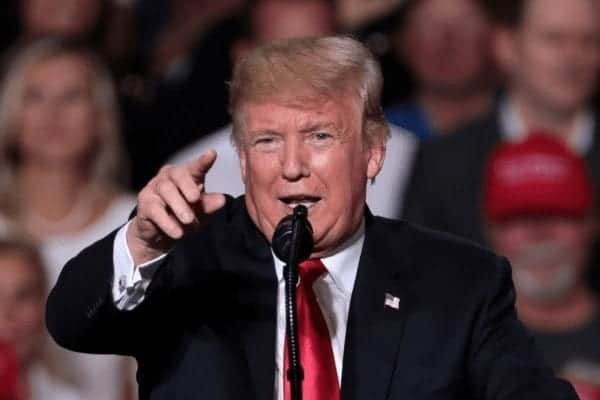 Trump comienza campaña amenazando deportar a millones