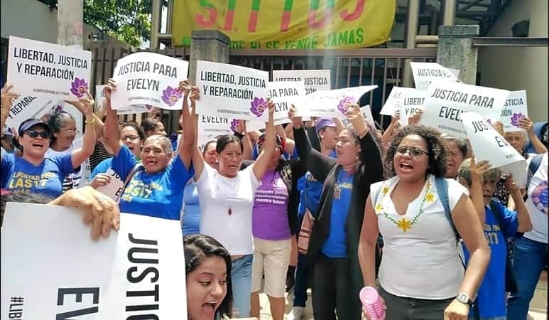 Protestas por Evelyn Hernández / Contrapunto