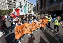 Estudiantes en las calles de los Ángeles apoyan a dacamentados