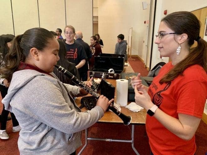 Jóvenes judíos y latinos se conectan a través de la música, por araceli martínez