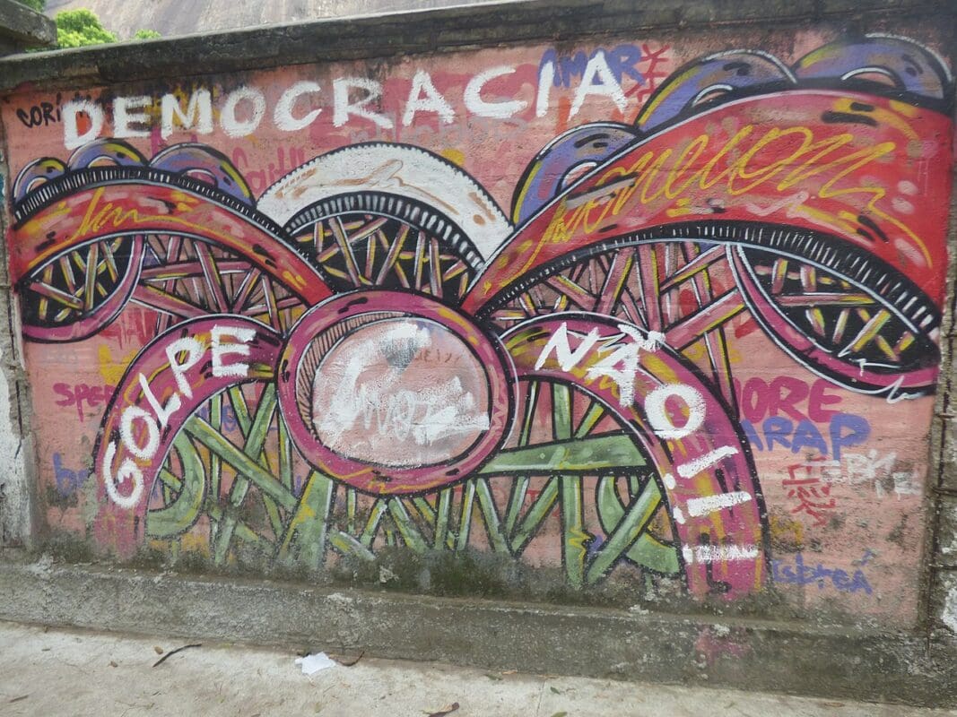 ¿Democracia o totalitarismo?