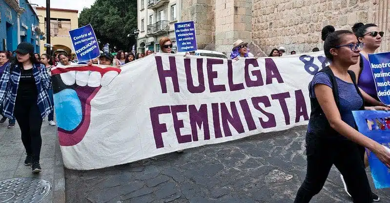 Mujeres Nenis y Luchonas