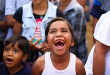 No hay felicidad más agradable que ver sonreír a un niño. No hay tristeza más vulnerable que ver llorar a un anciano.